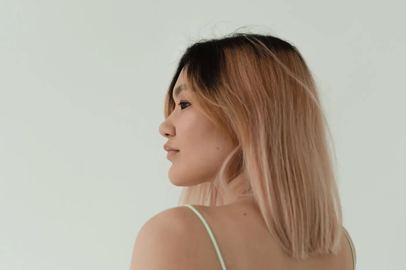 Balayage — mek prelaz iz tamnog korena u svetlije krajeve