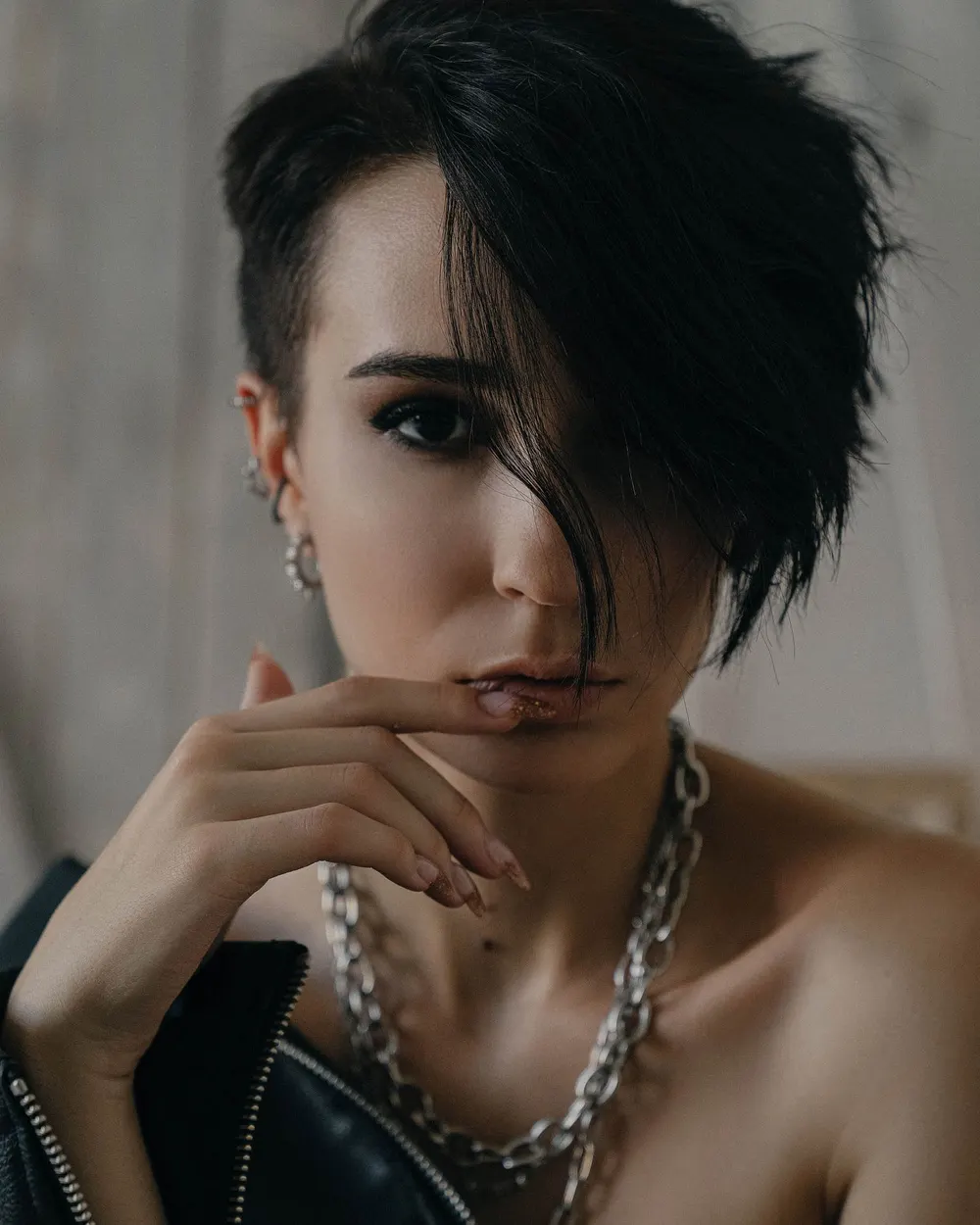 Pixie frizura — kratka ženska frizura sa dužim vrhom
